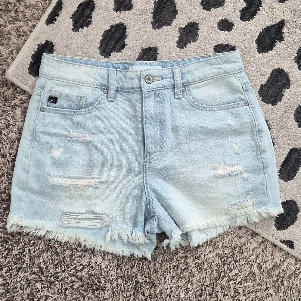NWOT KanCan Light Wash Frayed Hem Jean Denim Shorts Size Medium